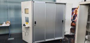 מבט מהצד + מסך רוקח