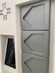 הדלתות של הקומפקט